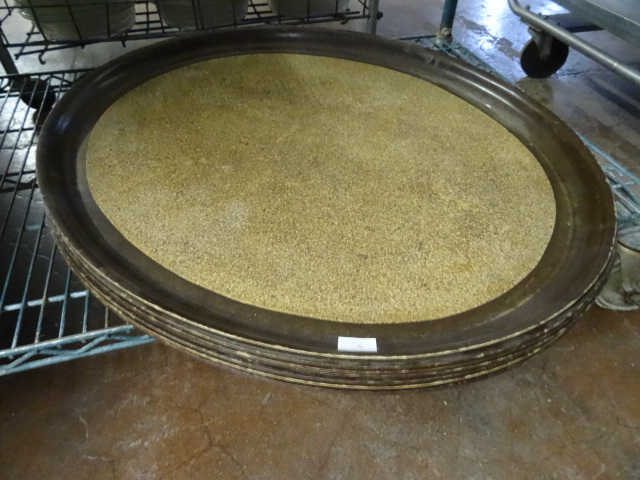 lot 191 image: 7 Larg Hostess Trays