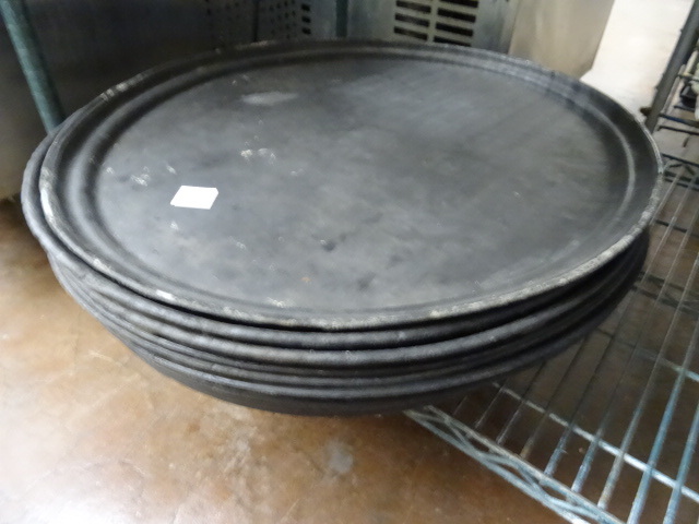 lot 192 image: 10 Larg Hostess Trays