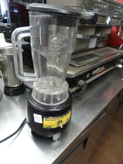 lot 195 image: Waring Margarita Madness Mixer