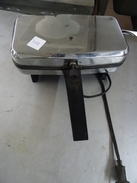 lot 204 image: No 300 A Pizzelle Chef