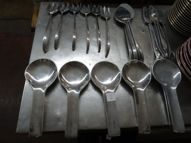 lot 209 image: Aluminum Spoon Holders,