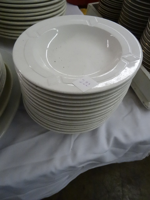 lot 222 image: 9 Shallow Bowls Qty 14
