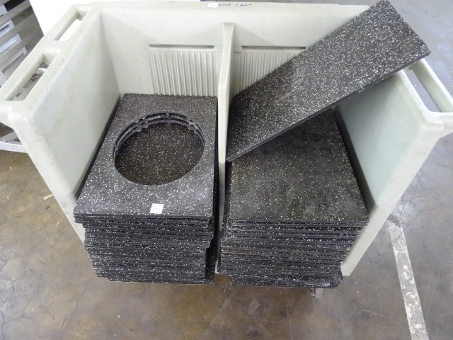 lot 234 image: 22 X 13 Bon Chef Covers