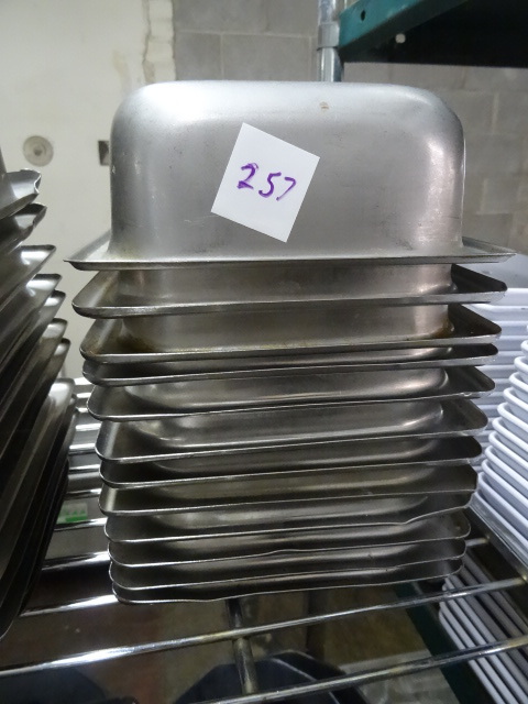 lot 257 image: 7 X 6 Pan Insert Qty 12