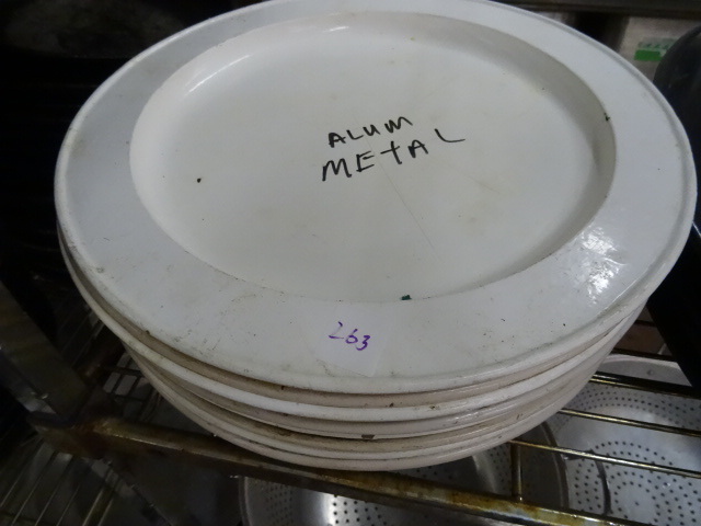 lot 263 image: 8 Aluminum Trays 16