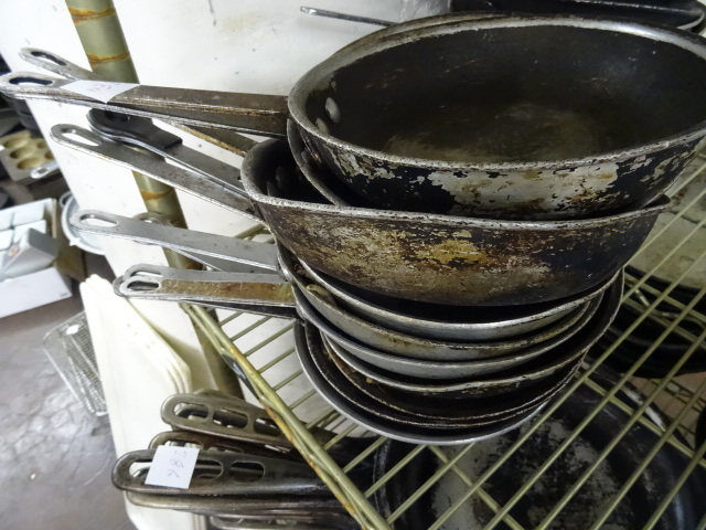lot 284 image: 10 Sautee Pans 8