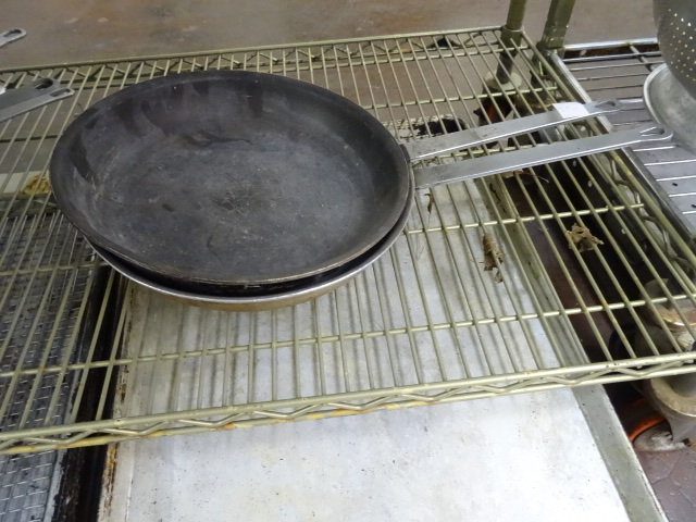 lot 290 image: 2 Sautee Pans 12