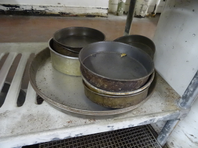 lot 303 image: Shelf of Misc