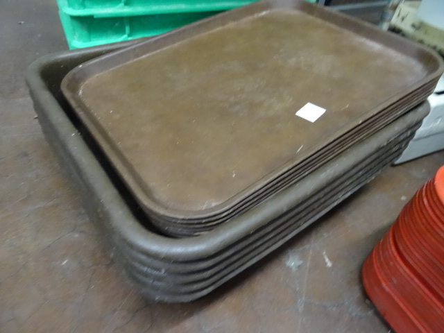 lot 320 image: 5 Buss Tubs and 6 Trays