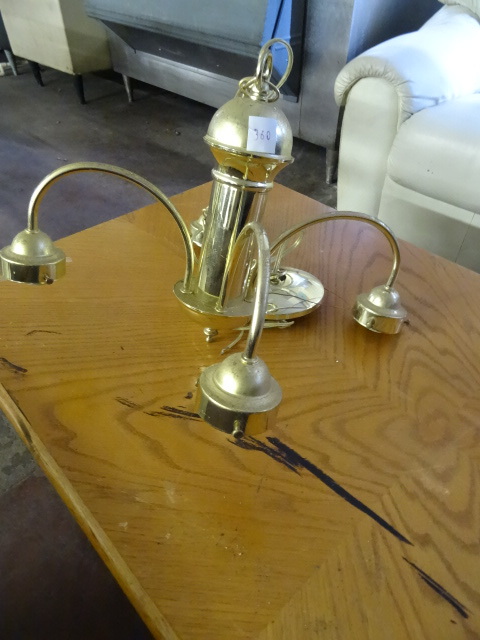 lot 360 image: 4 Bulb Hanging Light No Gloves