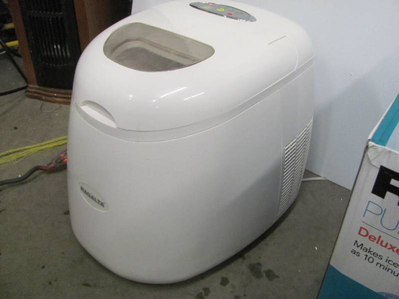 Electric Ice Maker