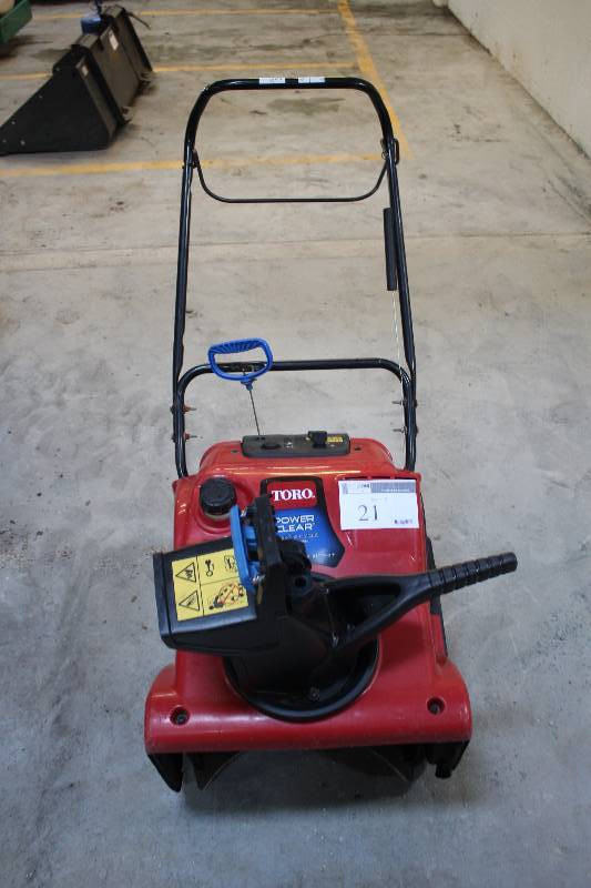 Toro 38581 PowerClear 221R Snowblower