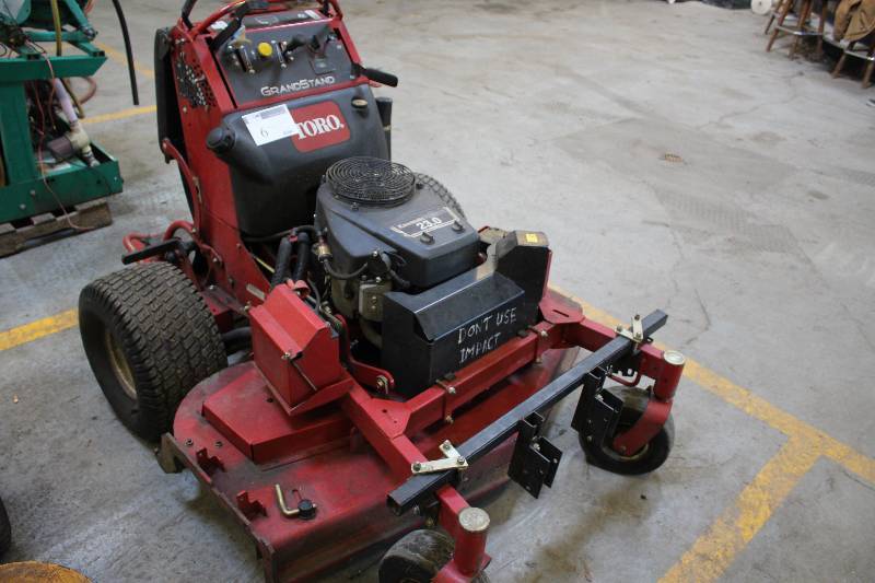 Toro GrandStand 74569 Stand-on Mower