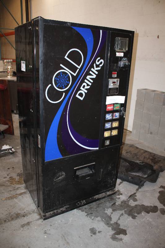 Dixie Narco Refrigerated Vending Machine