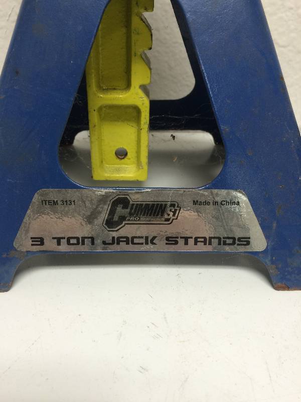 lot 2 image: Jack Stands and Floor Jack