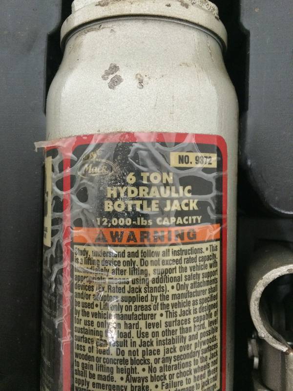 lot 3 image: Bottle Jack