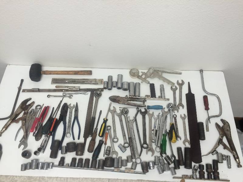 lot 26 image: Tool Chest and Tools