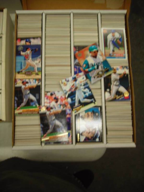 Over 3000 Baseball Cards (80s To Mid 90s)