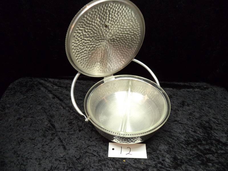 Covered Pyrex Glass Serving Container