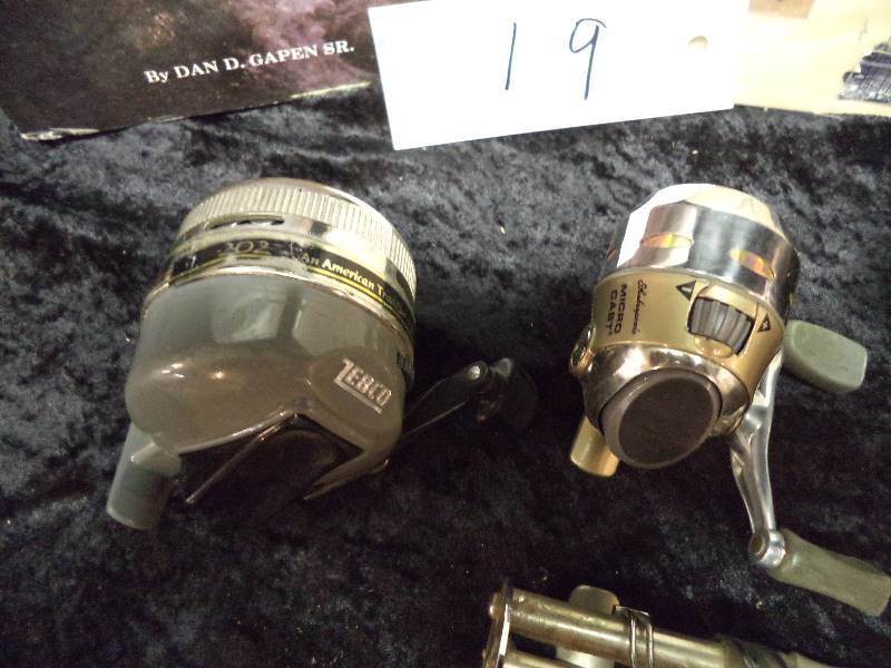 Lot - Fishing Reels & Books