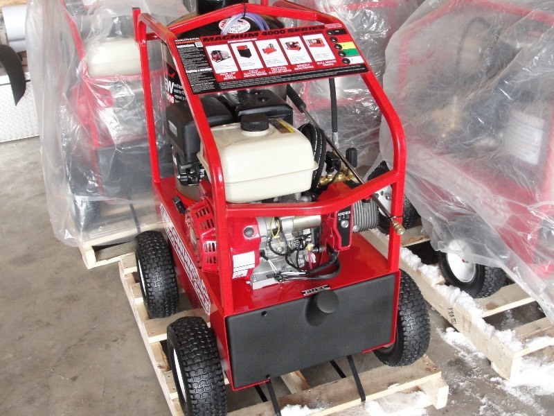 NEW Easy - Kleen Commercial Pressure Washer