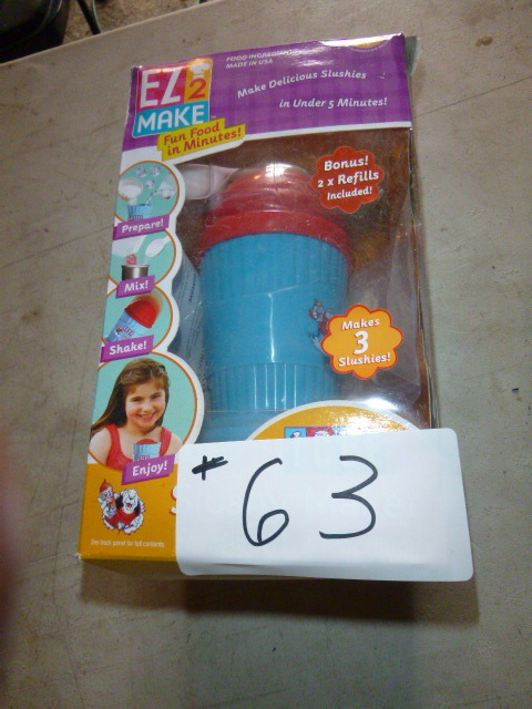 lot 63 image: Ice Easy 2 Make Slushy Maker