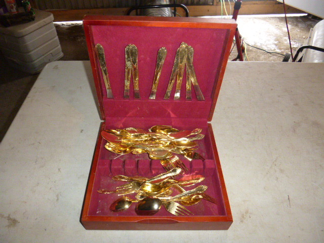 lot 68 image: Miscellaneous Flatware