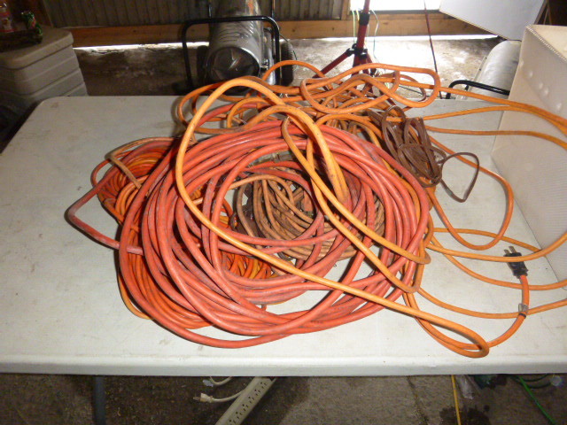 lot 74 image: Miscellaneous Extension Cords