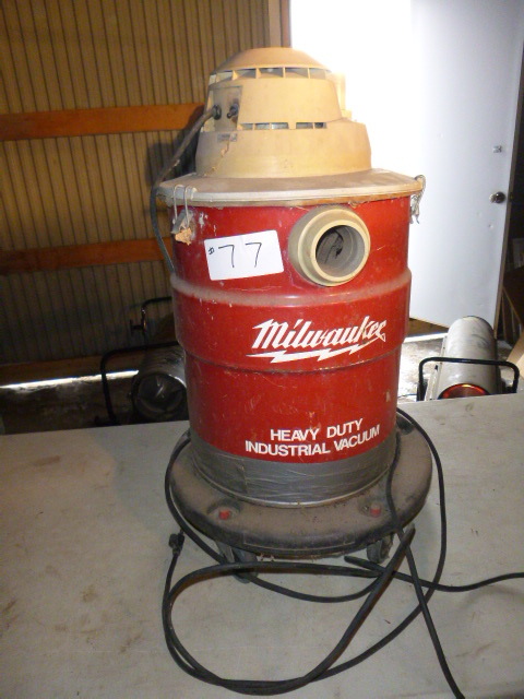 lot 77 image: Milwaukee Heavy Duty Industrial Vacuum