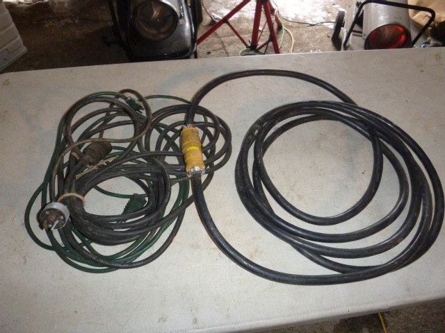 lot 79 image: 2 Heavy Duty Extension Cords