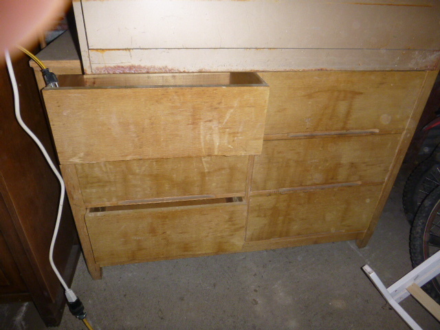 lot 96 image: 6 Drawer Dresser