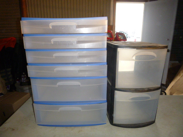 lot 106 image: 2 Sterilite Storage Drawers