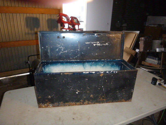 lot 111 image: Metal Toolbox