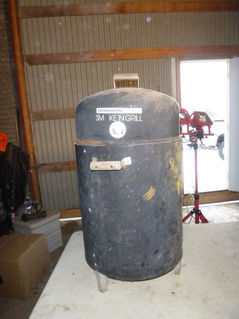 lot 112 image: Brinkman Charcoal Smoker