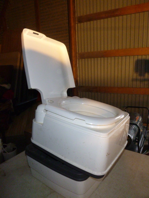 lot 119 image: Thet Fort Porta Potty