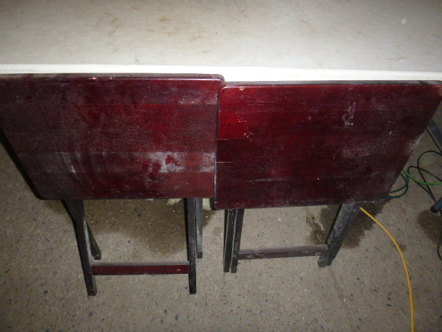 lot 120 image: 2 Wood TV Trays