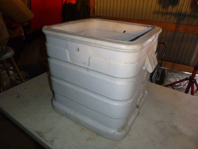 lot 141 image: Large Planter