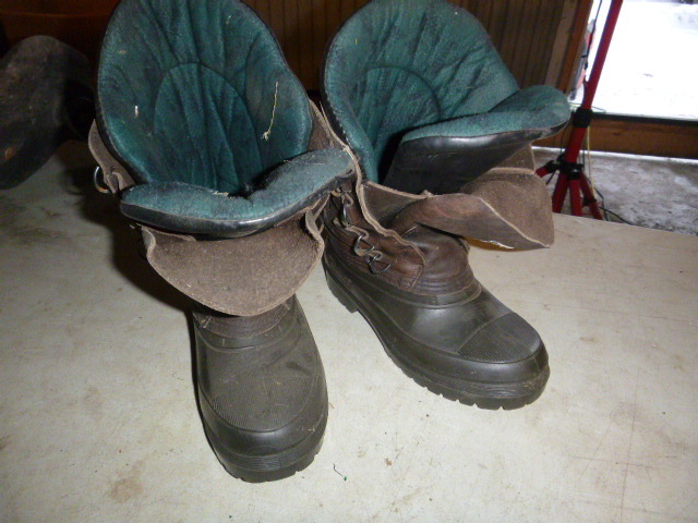 lot 154 image: Baffin Winter Boots