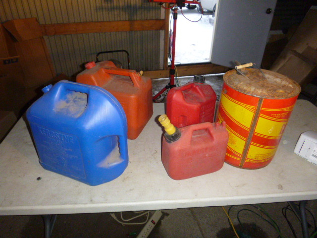 lot 157 image: 4 Gas Cans