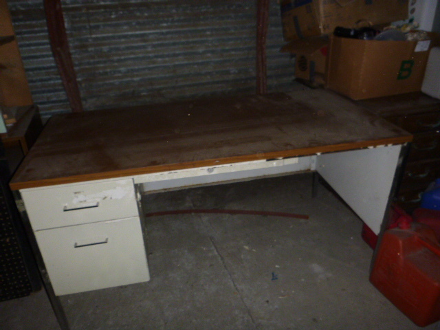 lot 170 image: Metal Desk