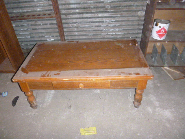 lot 173 image: Coffee Table