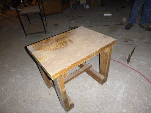 lot 180 image: End Table