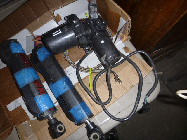 lot 186 image: Cobra Outboard Power TITT Trim