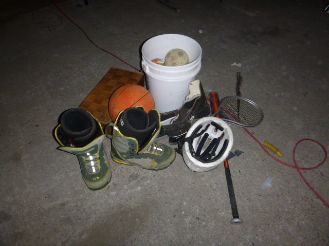 lot 198 image: Miscellaneous Sports Items