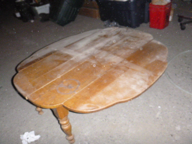 lot 217 image: Drop Leaf Coffee Table