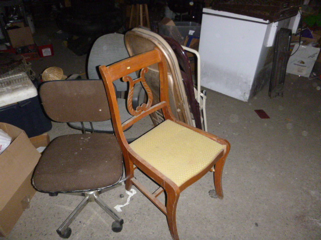 lot 230 image: Miscellaneous Chairs