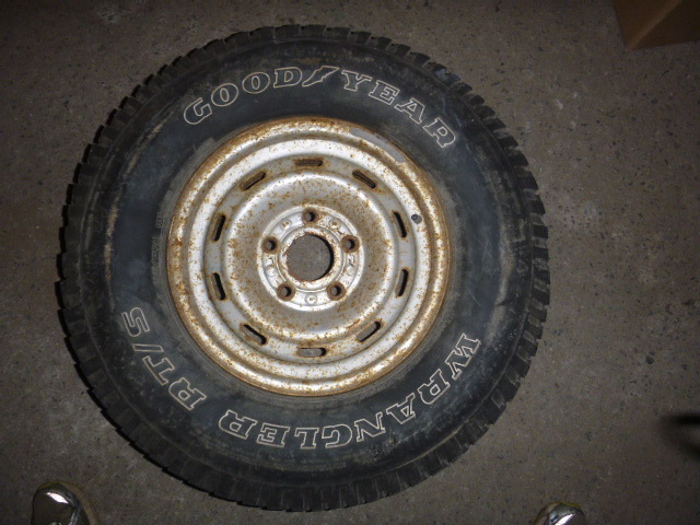 lot 245 image: Goodyear Wrangler Tire