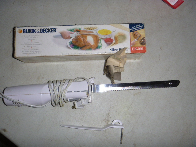 lot 264 image: Black & Decker Electric Knife