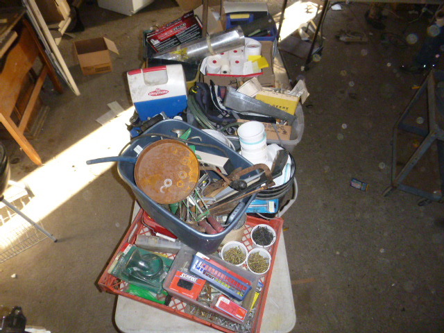 lot 271 image: Miscellaneous Garage Items