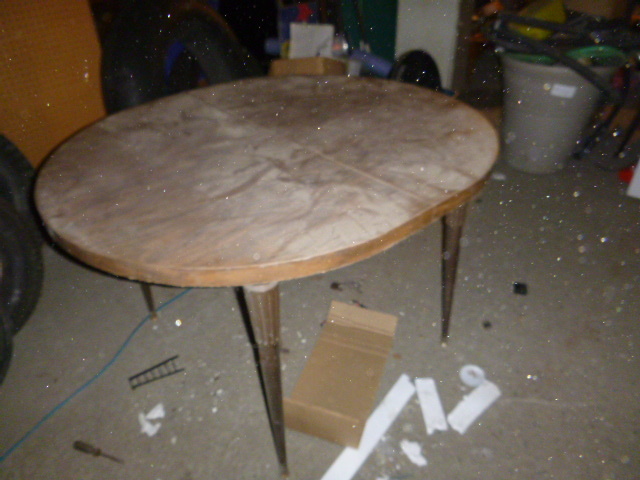 lot 280 image: Table
